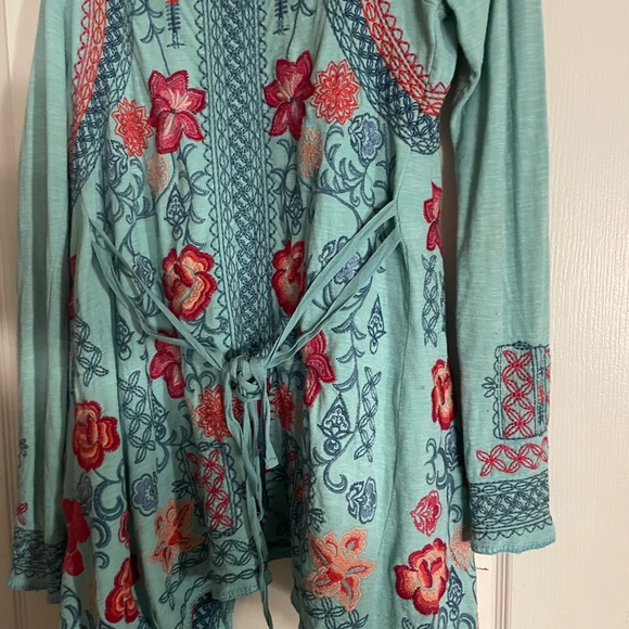 Floral Embroidered Open Cardigan - Picture 2 of 5